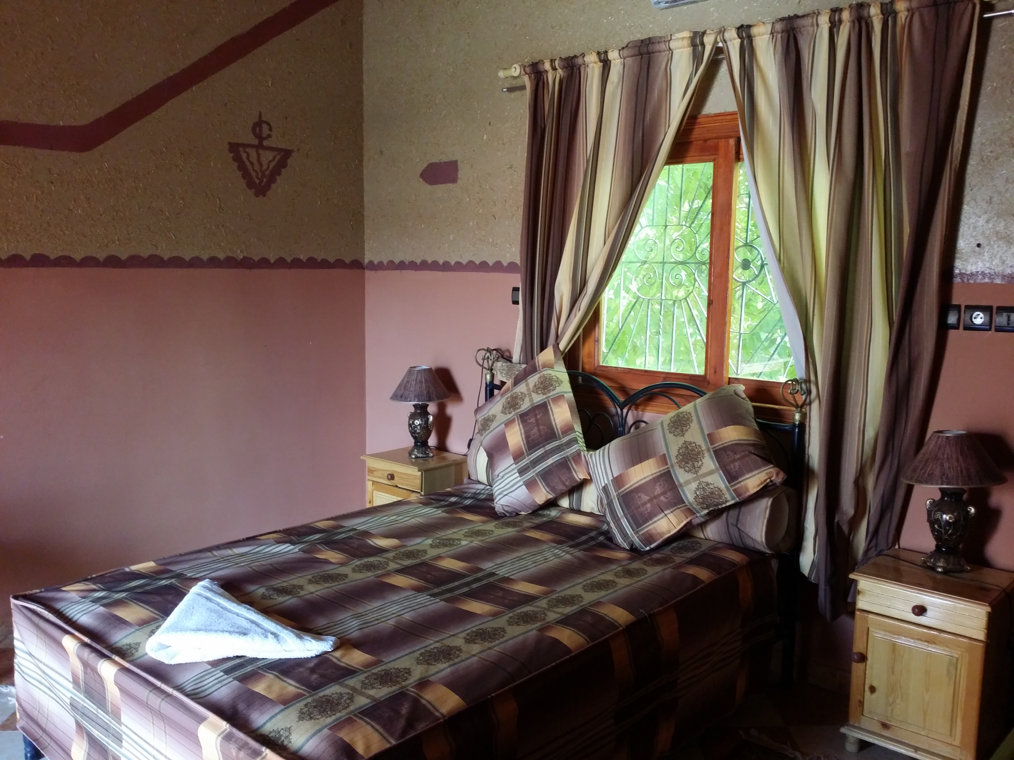 Chambre élégante Hôtel Tazakht